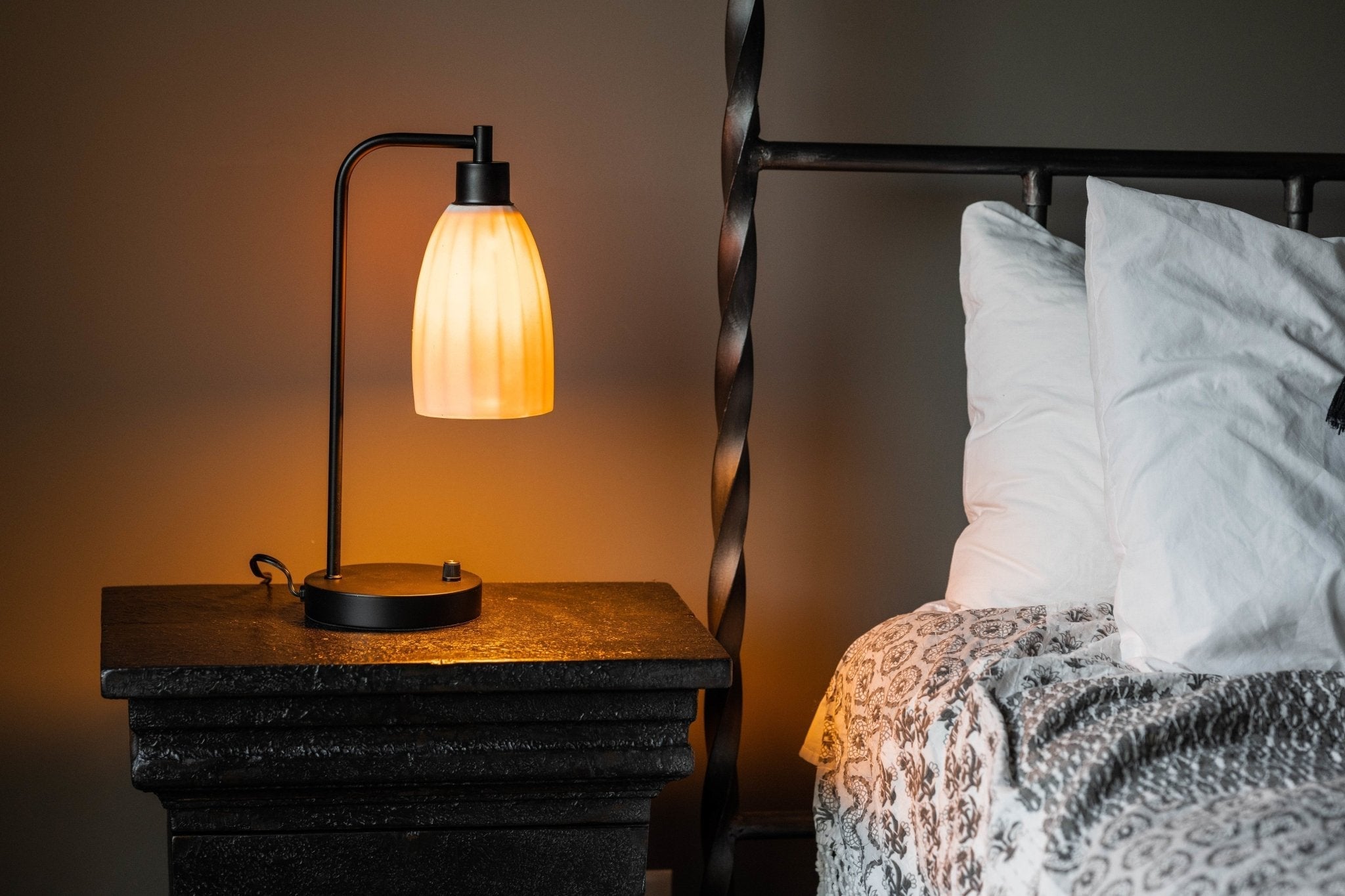 What is Porcelain Colored Glaze and why is it used? - Ember Collective