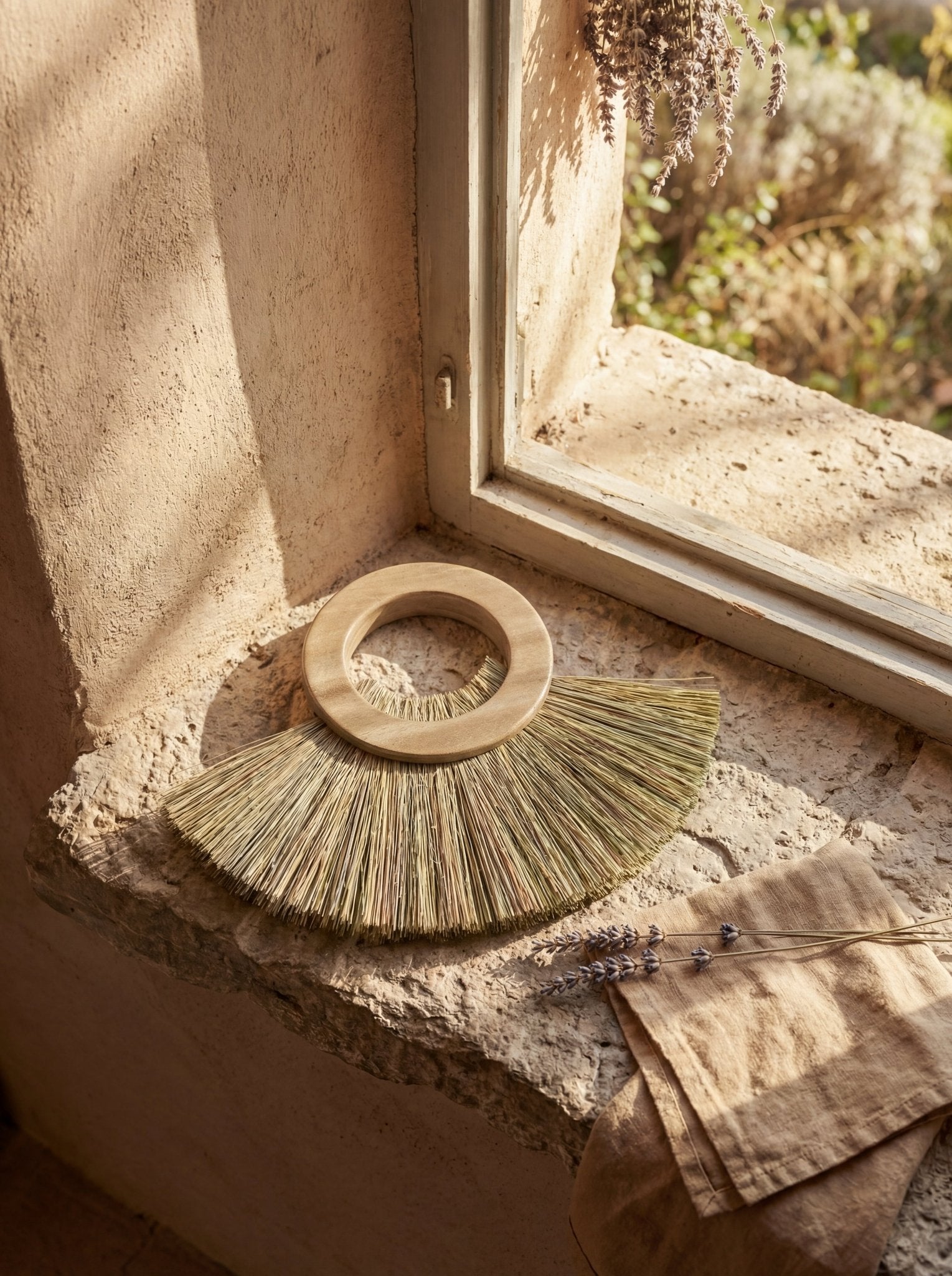 Gemelina Wooden Circle Handbroom Ember Collective